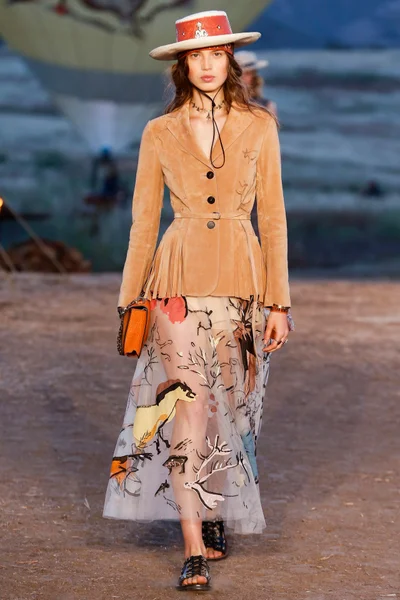 Look 43
